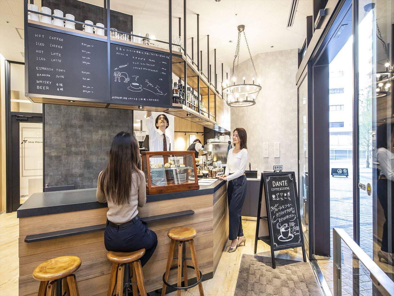 MID POINT 武蔵小杉の写真