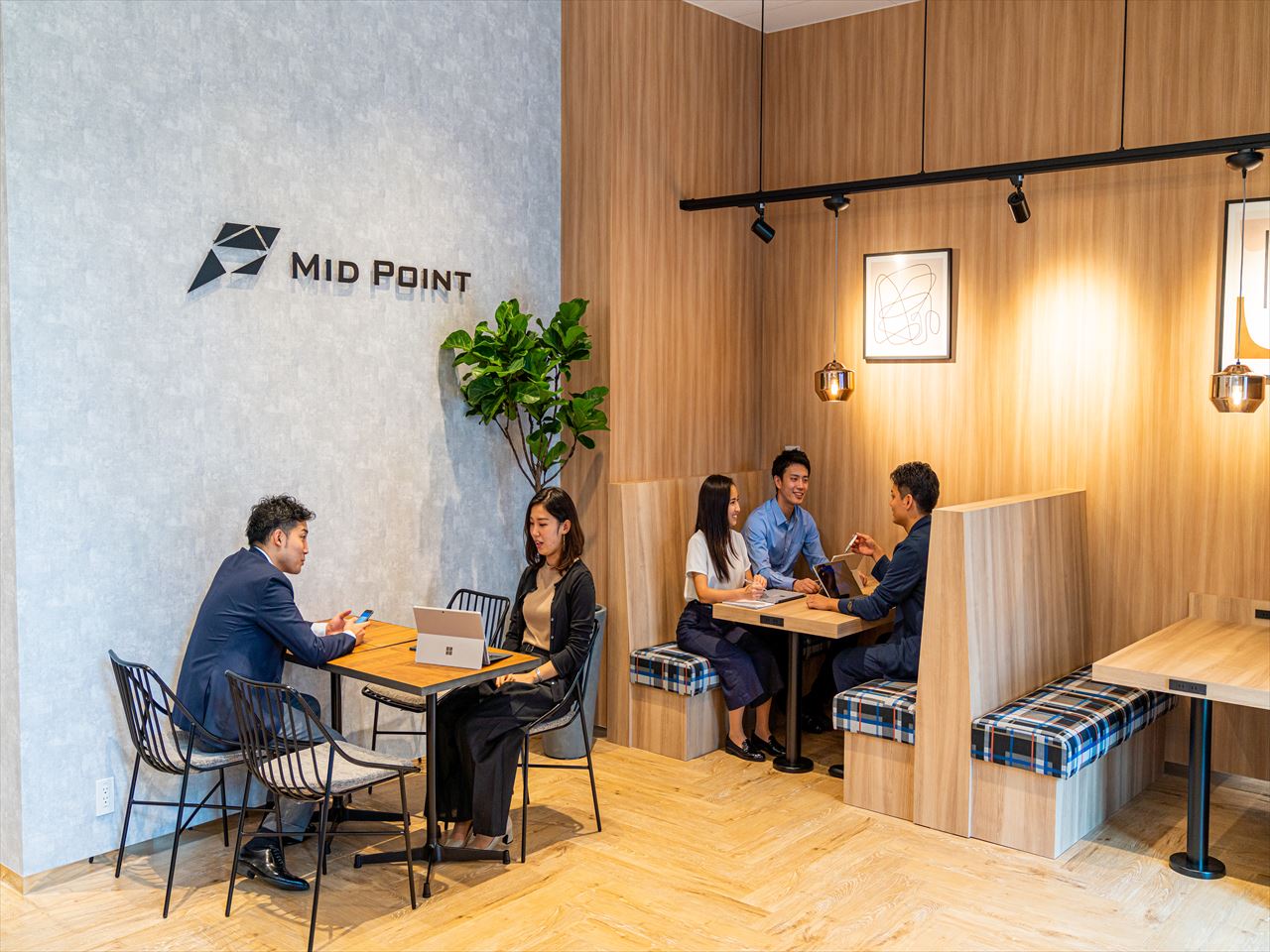 MID POINT 武蔵小杉の写真