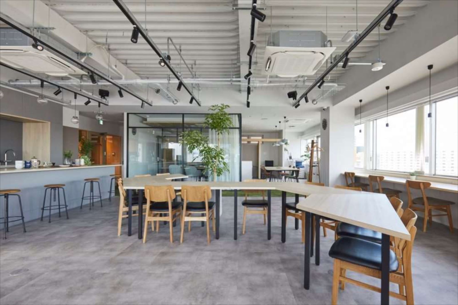 MID POINT 大塚の写真