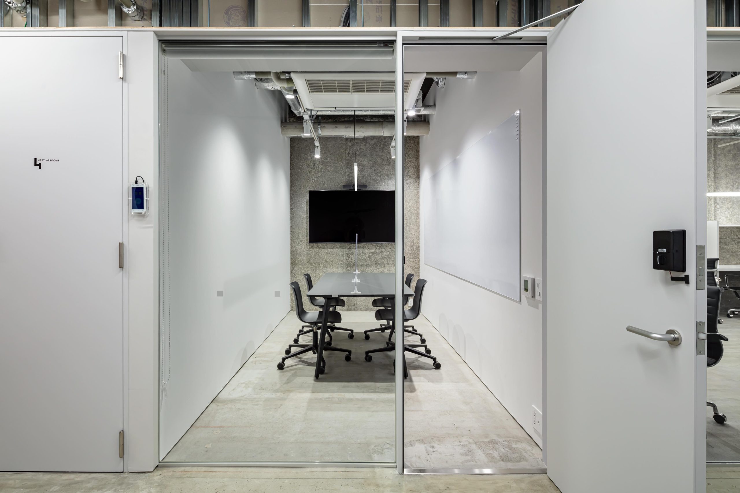 12 SHINJUKU 3CHOMEの写真