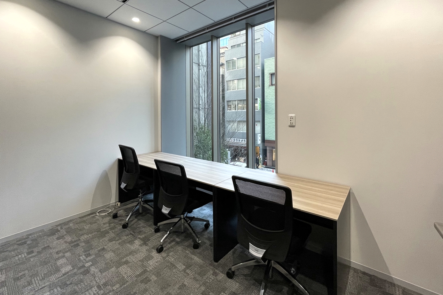 Room328 (4名用個室)