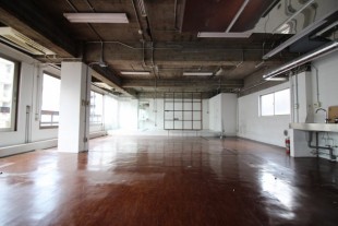東日本橋駅1分、倉庫コンバージョンのインダストリアルオフィス