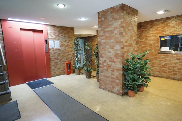adosgyone-entrance-2-sohotokyo