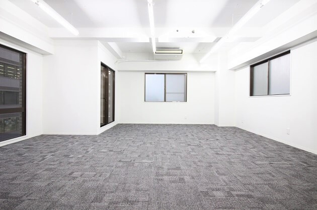 浜松町、アクセス良好・3面採光のリノベオフィス