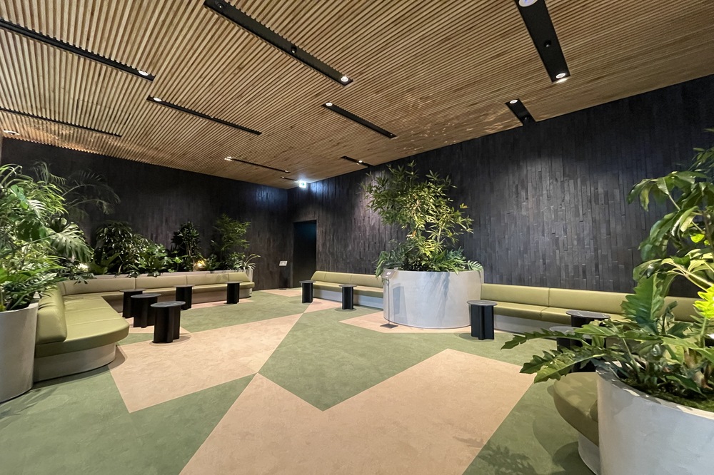 西新宿のオフィスのエントランス