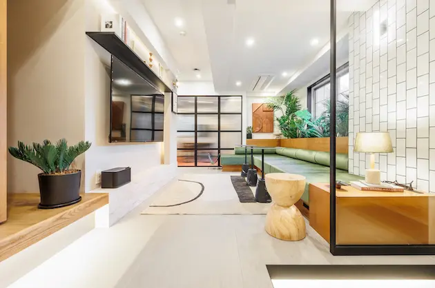 目黒青葉台、即入居可能な会議室付きセットアップ