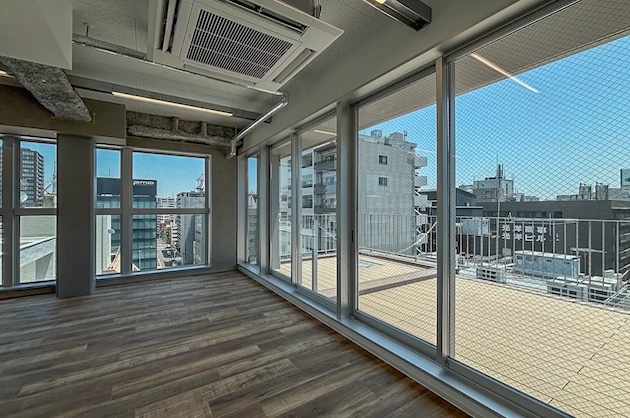 三越前6分、築浅デザイナーズSOHO