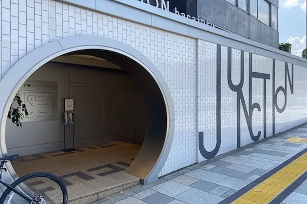 原宿駅前。歴史に立ち、未来へ進む接合点