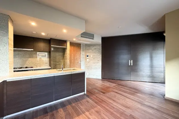 牛込神楽坂、屋上ルーバル付、上質素材の贅沢空間