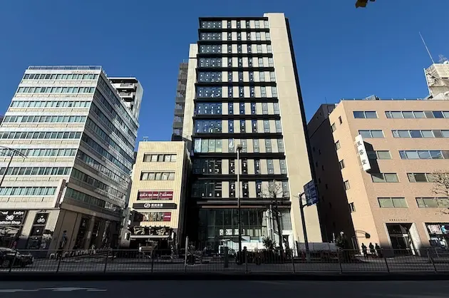 淡路町1分、大型の家具・会議室付新築オフィス