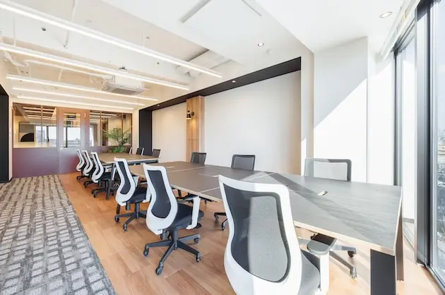 三軒茶屋、抜け感抜群のセットアップオフィス