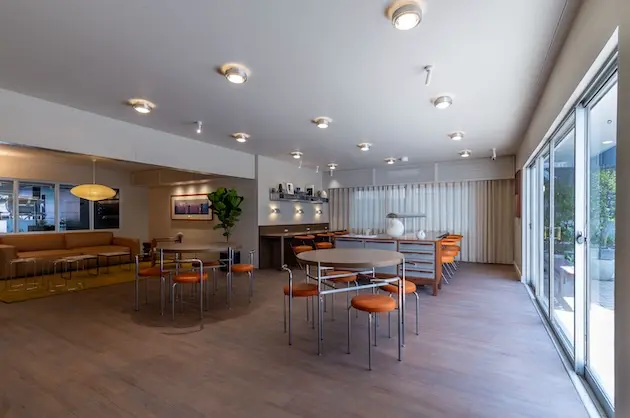 白金高輪で働く、共有空間付リノベオフィス