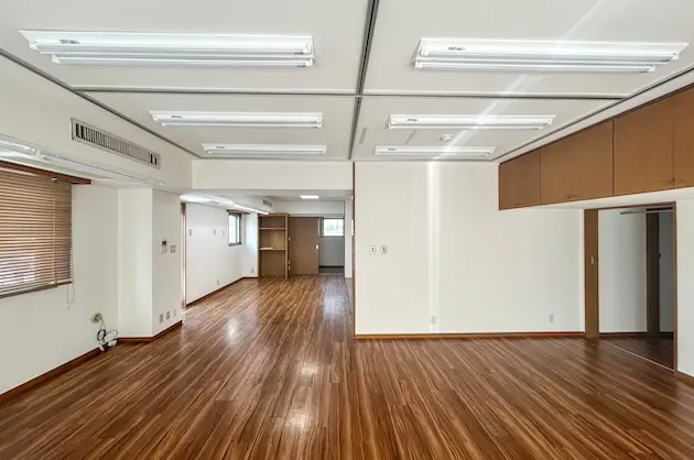 原宿、ルーフバルコニー付き3LDKオフィス
