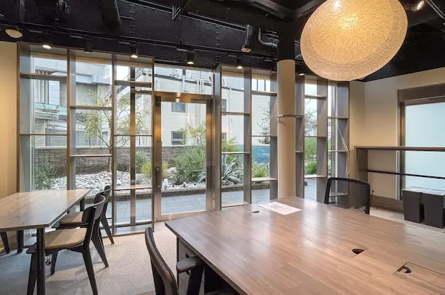 【募集終了】表参道、コンパクトな店舗可セットアップオフィス