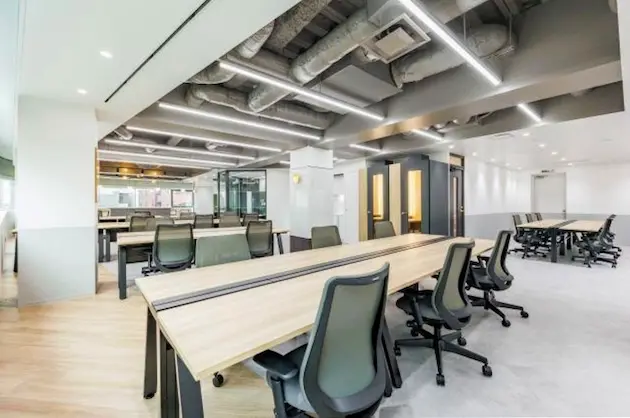 人形町、清洲橋通りの角地セットアップオフィス