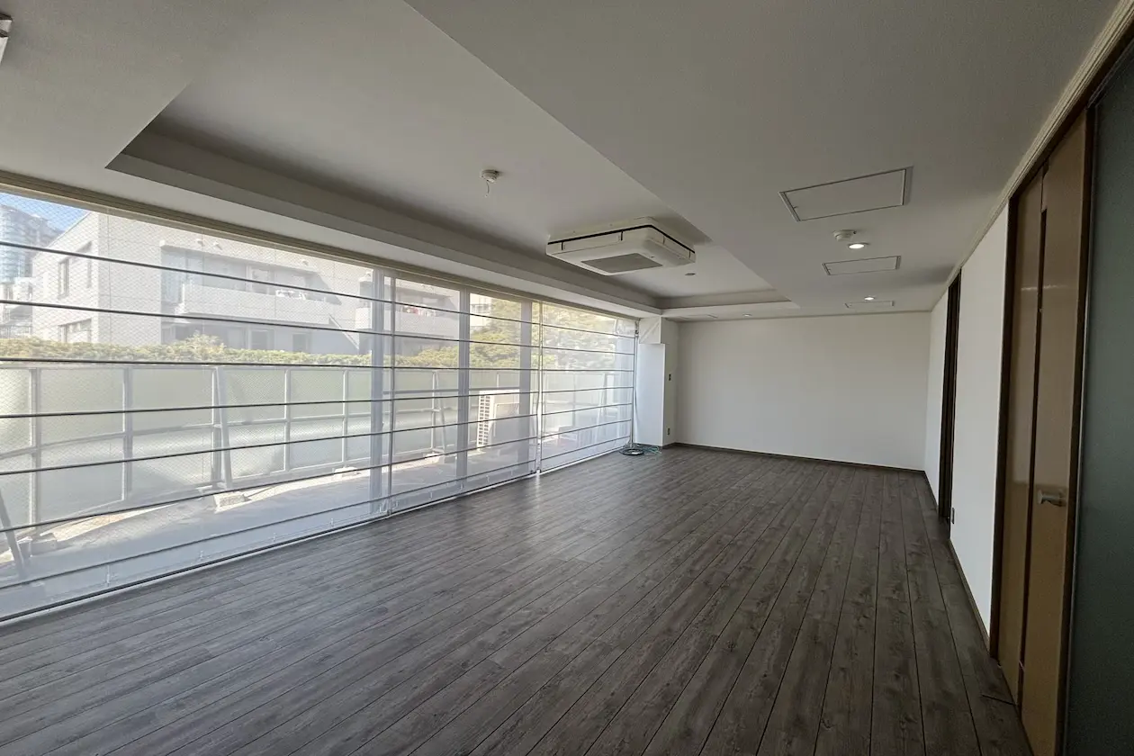 原宿駅7分、流行の地で育む2LDKの高級SOHO