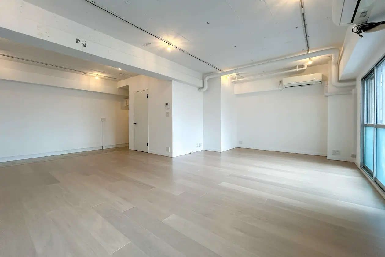 恵比寿4分、細部が光るシンプルオフィス