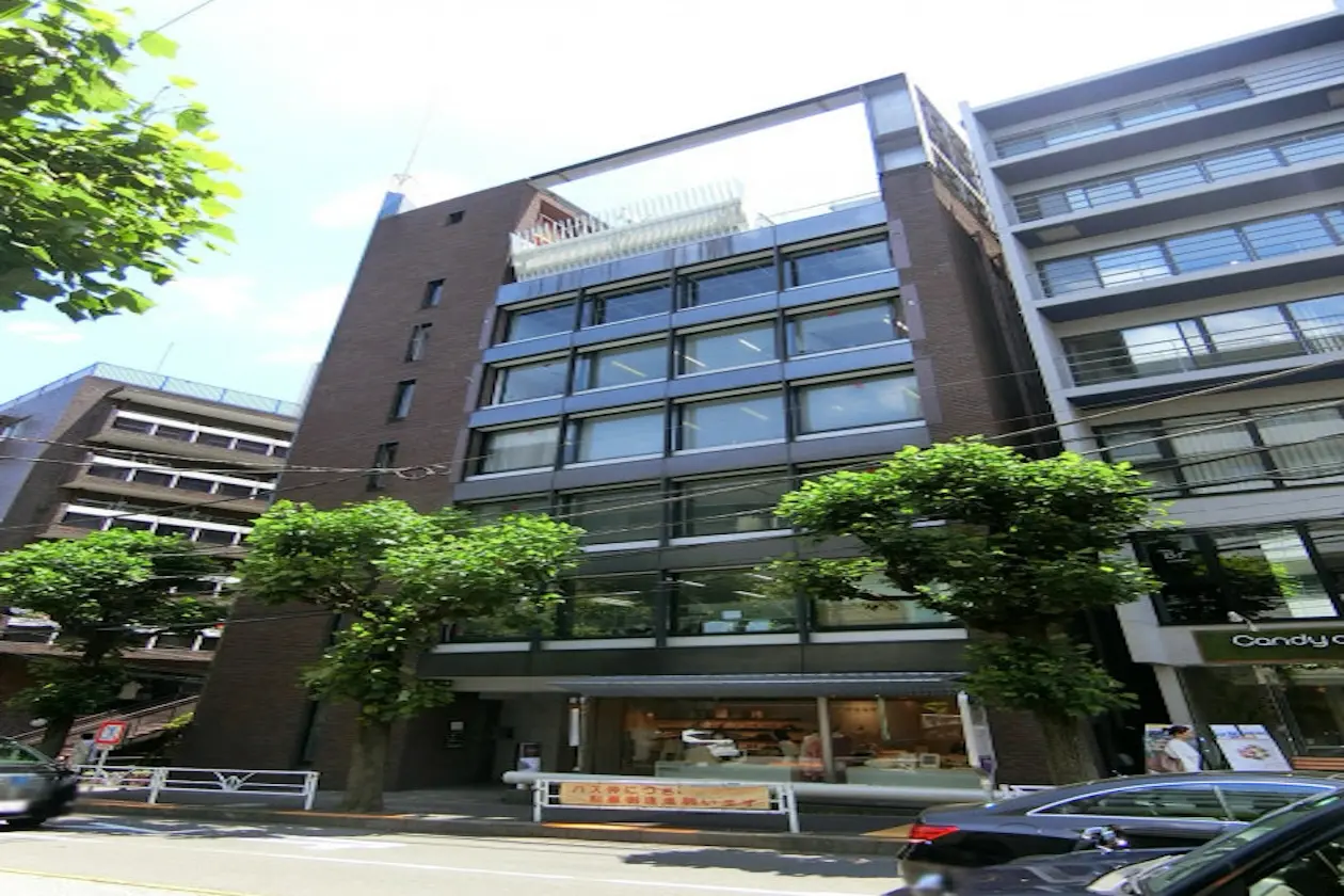 代官山 オフィスビル 外観 八幡通り