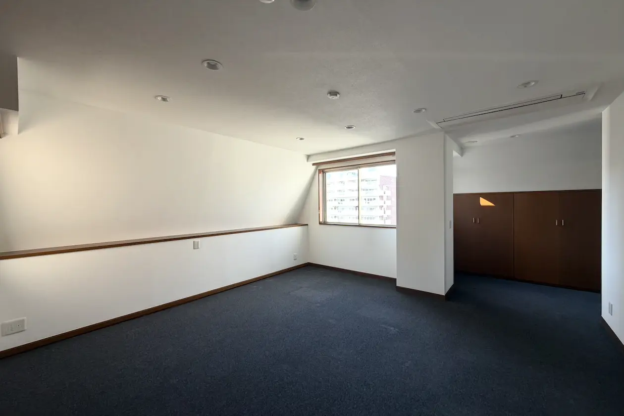 品川、好条件とメゾネットを活かす駐車場付きSOHO 室内