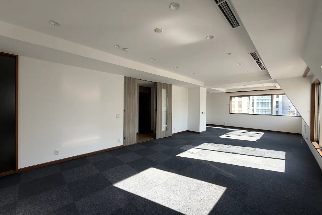 品川、好条件とメゾネットを活かす駐車場付きSOHO 室内