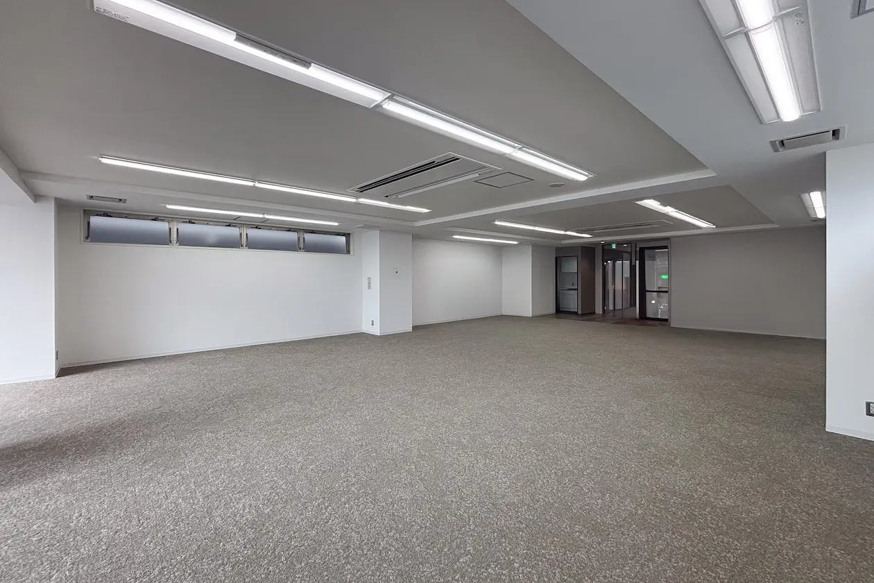 四谷6分、機能性・都市型ハーフセットアップ 室内