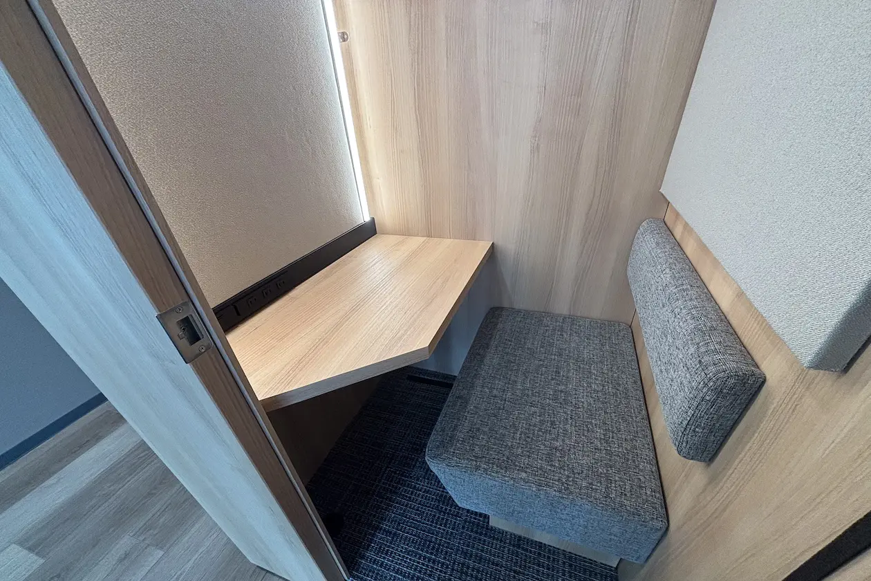 四谷6分、機能性・都市型ハーフセットアップ 室内