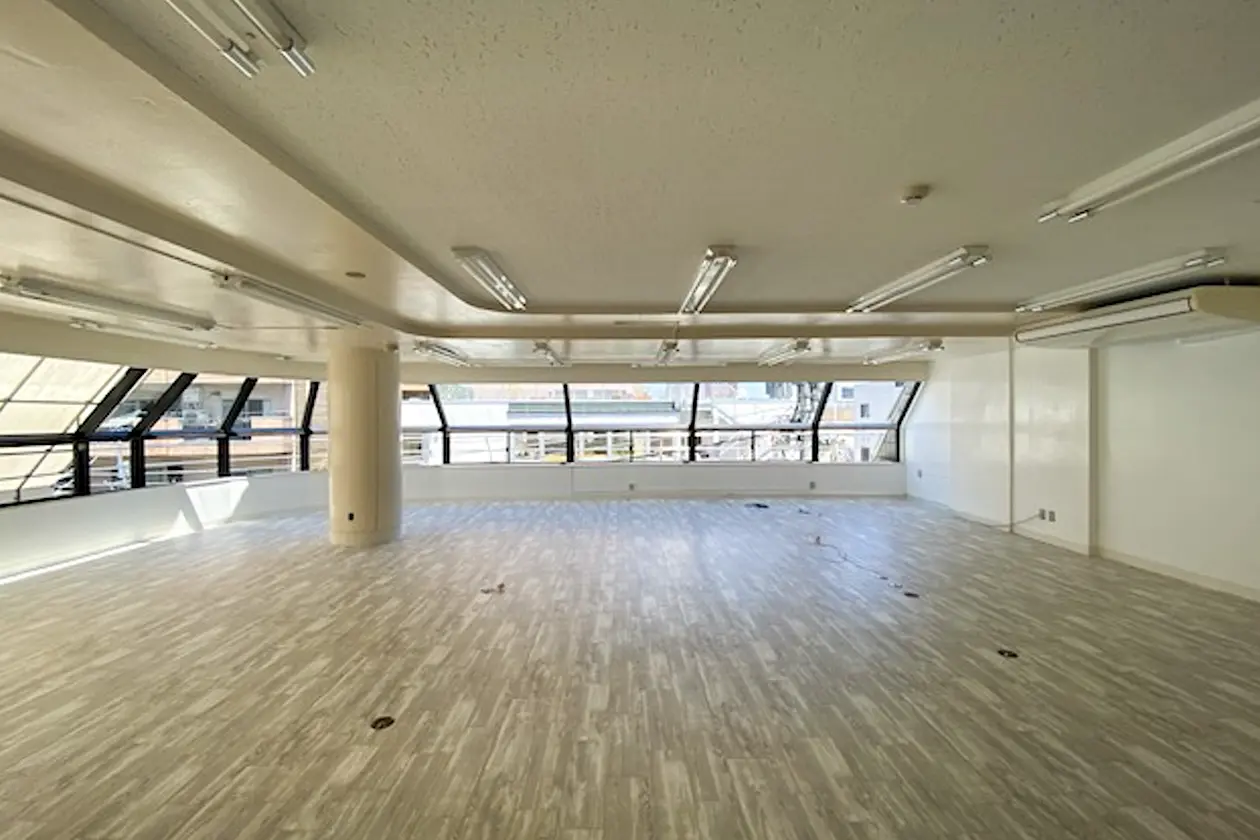北参道、ルーフバルコニー付き採光豊かなメゾネット