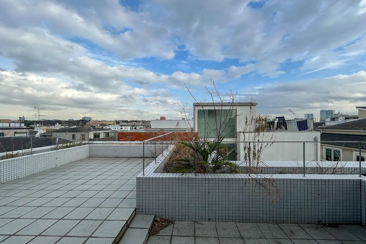 参宮橋、空と繋がる屋上テラス付きメゾネットSOHO