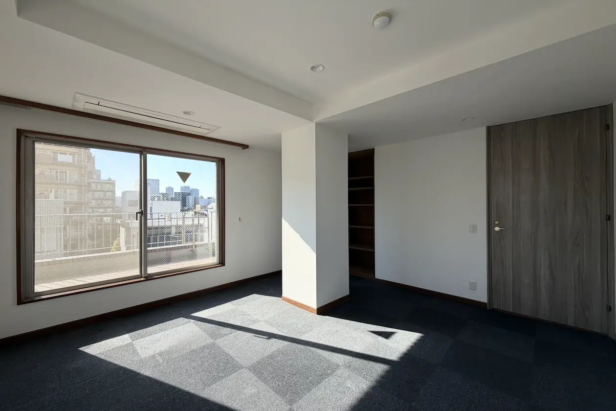 品川、好条件とメゾネットを活かす駐車場付きSOHO 室内