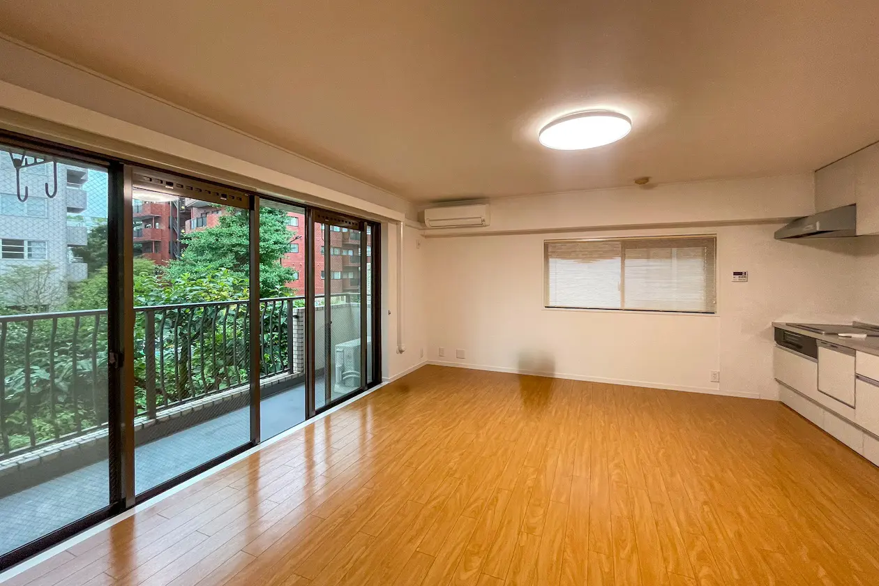 北参道6分、緑を望む2LDKヴィンテージSOHO