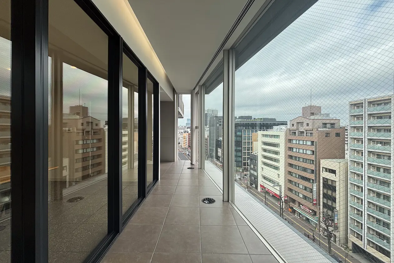 四谷6分、機能性・都市型ハーフセットアップ 室内