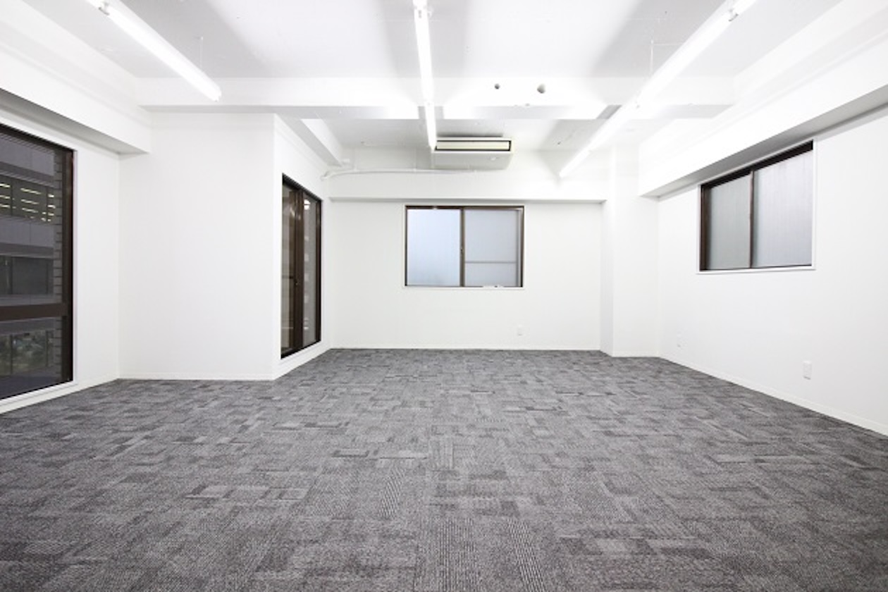 浜松町、アクセス良好・3面採光のリノベオフィス