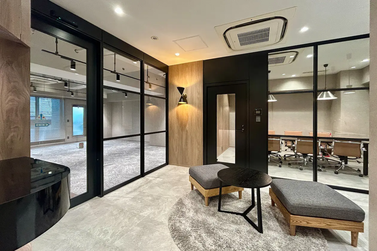 半蔵門2分、上質空間のラウンジ付きセットアップ