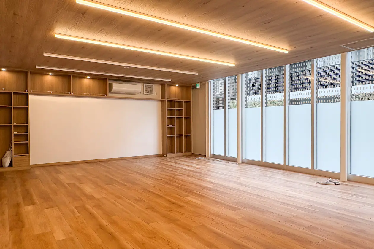 恵比寿、ガラスファサードが魅せる一棟