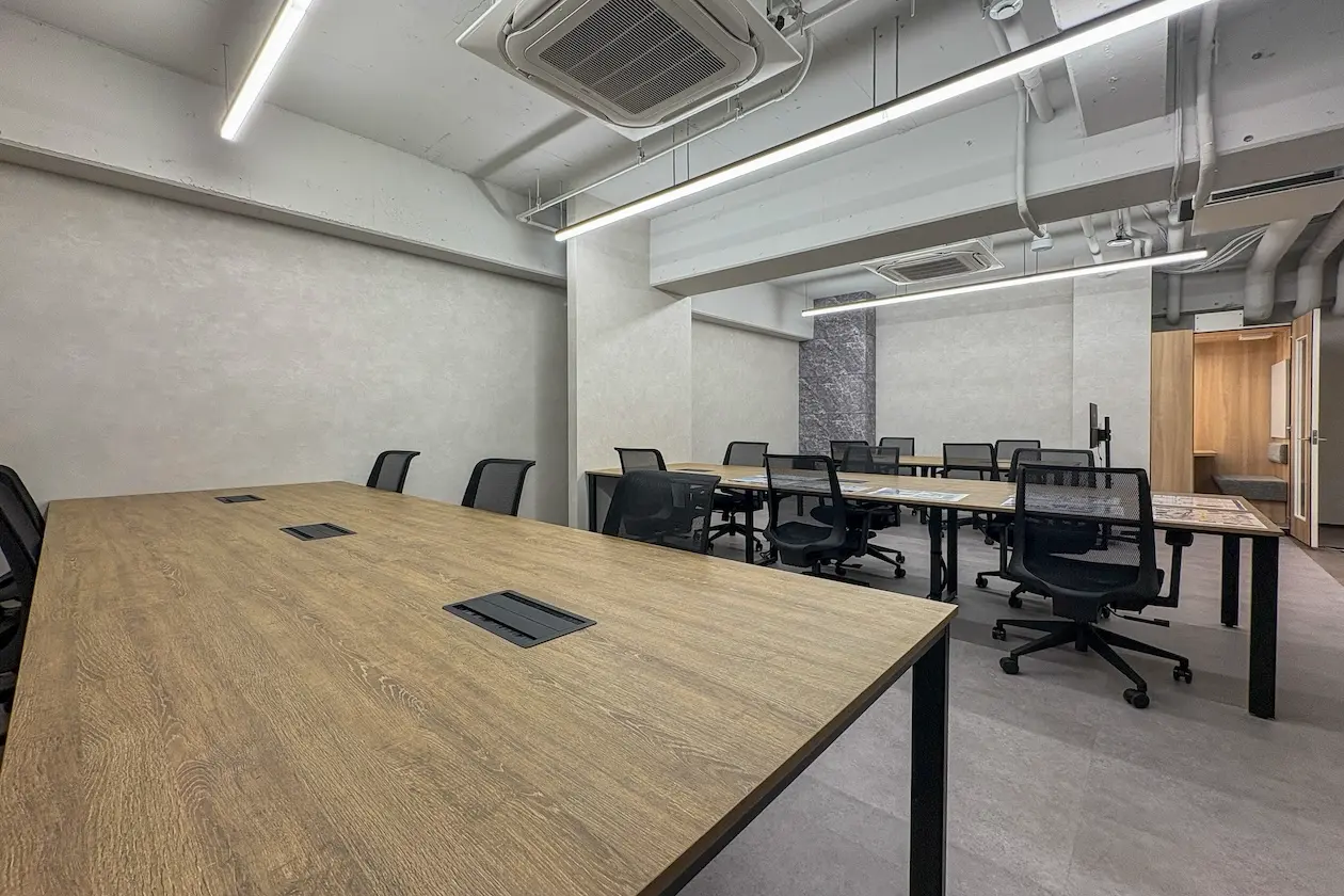 秋葉原、天高約3mの利便性を追求したセットアップ