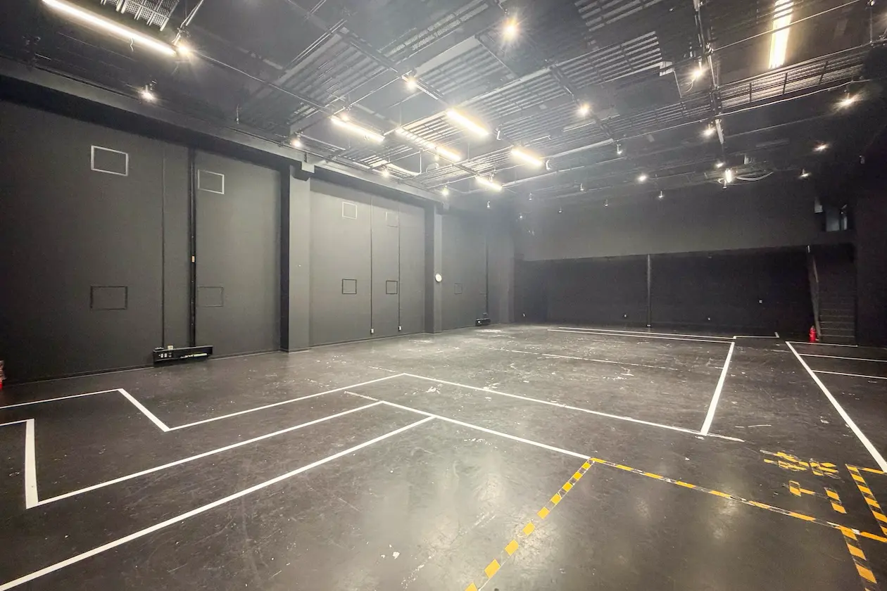 西馬込、天高7m、スタジオ利用特化の一棟居抜き