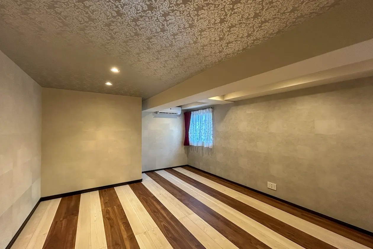 三田7分、格を備えた駐車場付き2LDKSOHO 室内