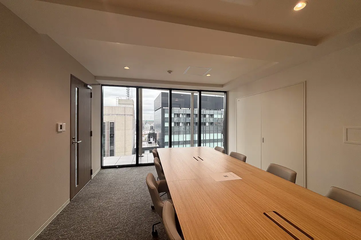 四谷6分、機能性・都市型ハーフセットアップ 室内