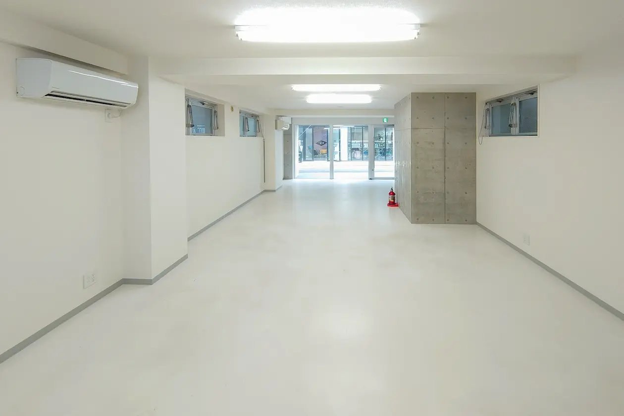 明治神宮前、抜けのある1階路面プレーンオフィス