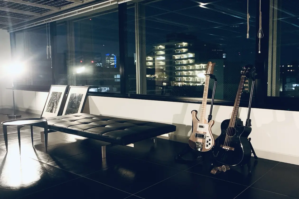 代官山 デザイナーズオフィス 夜 窓からの夜景