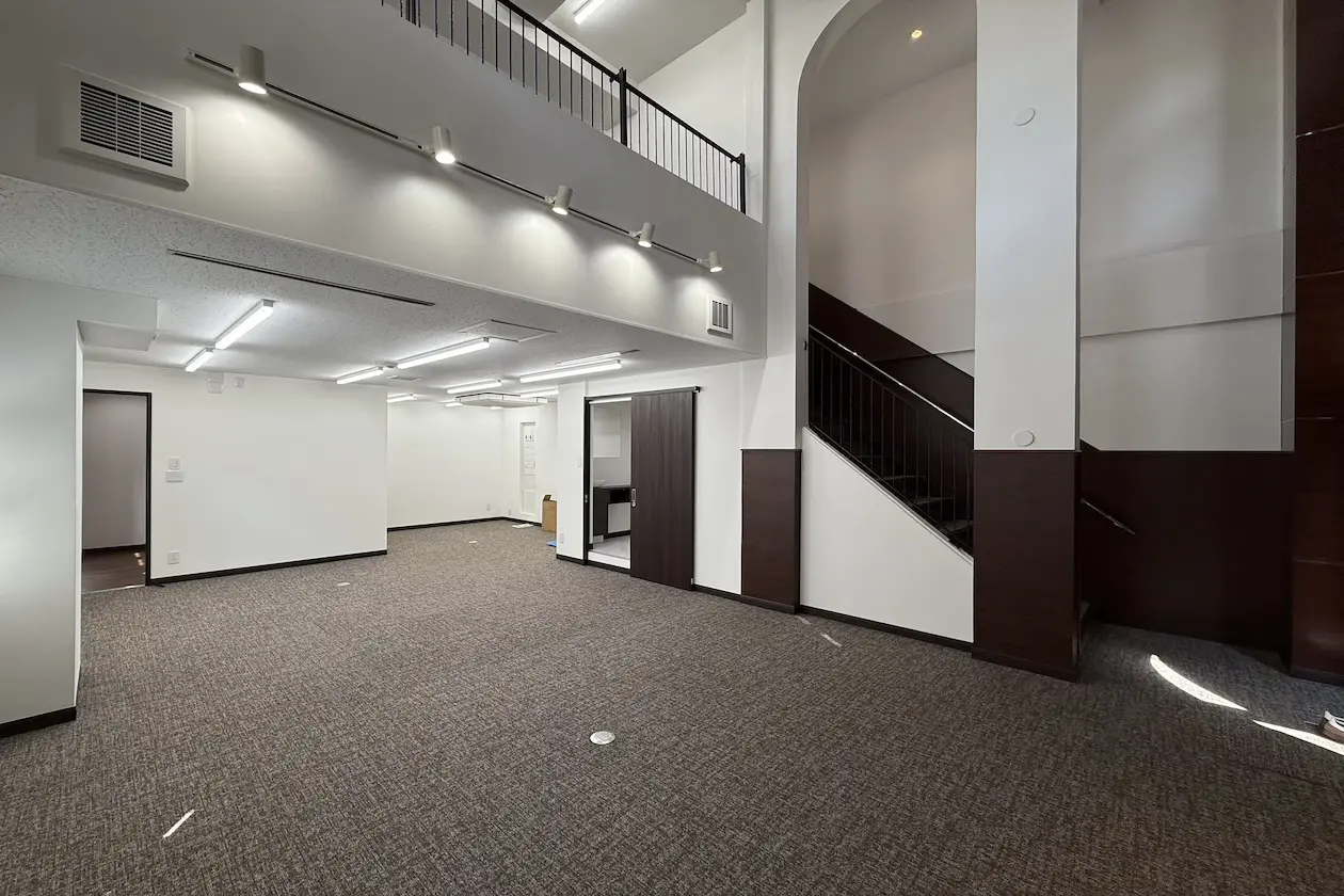 西麻布、用途柔軟な一棟貸し可能吹き抜け空間 室内