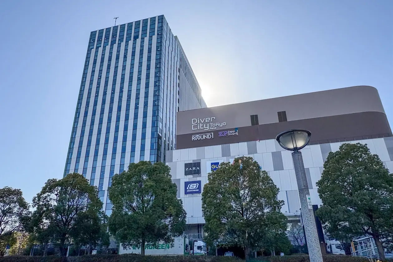 お台場、商業エリア直通の湾岸ビュー居抜きオフィス 室内