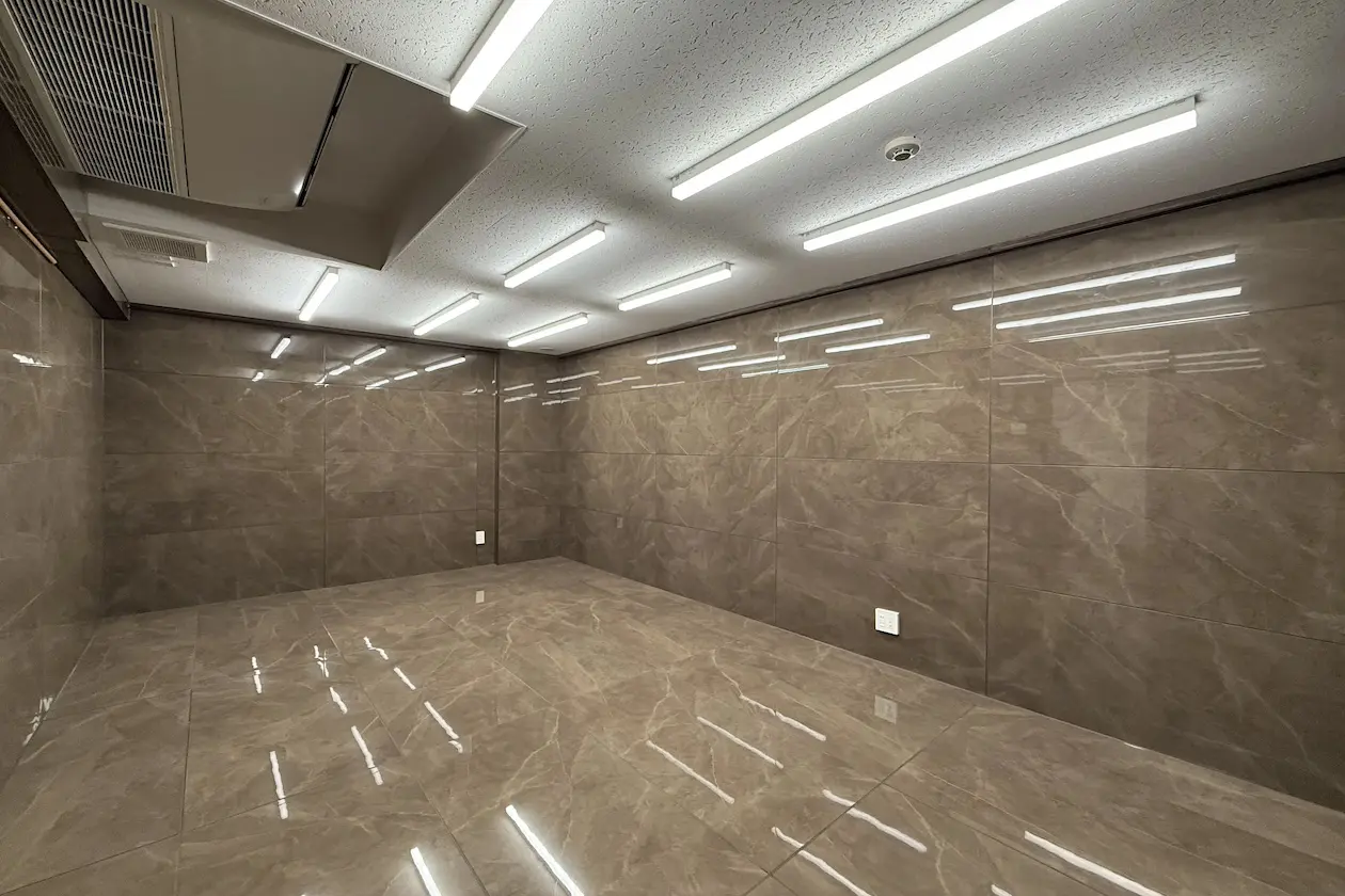 西麻布、用途柔軟な一棟貸し可能吹き抜け空間 室内