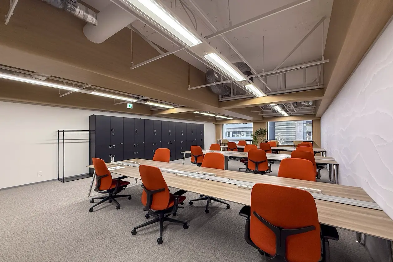 竹橋、約20名利用想定の会議室つきセットアップ