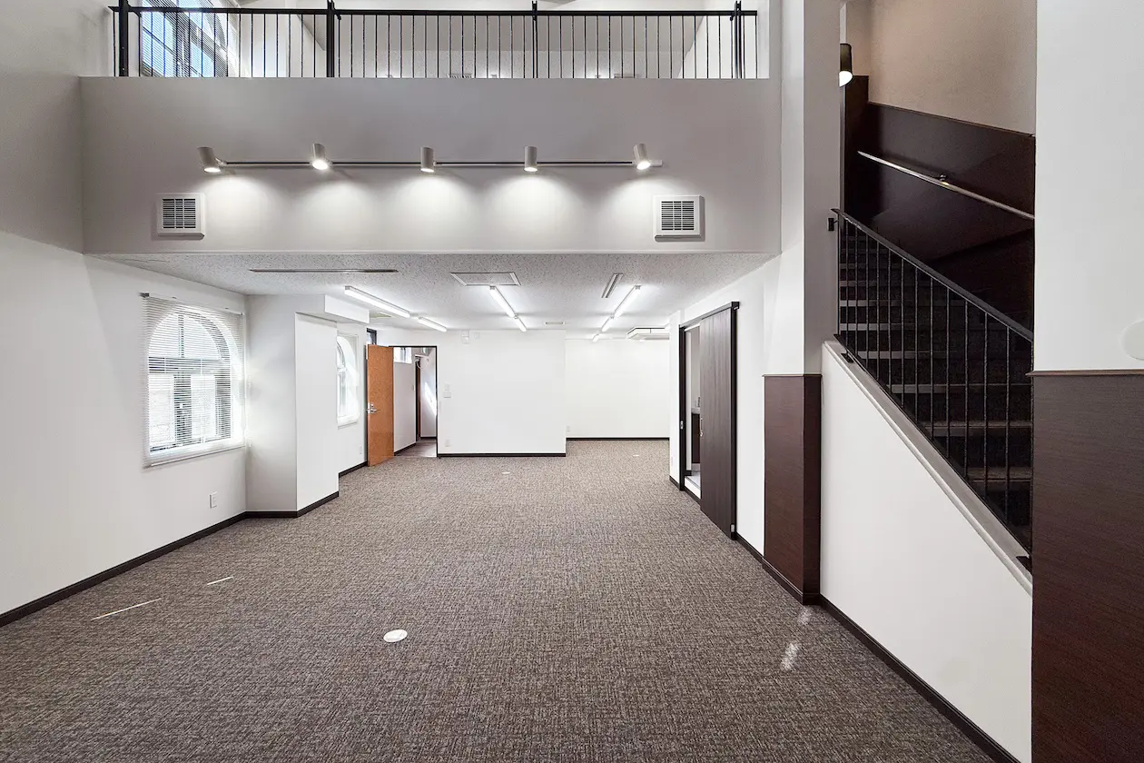 西麻布、用途柔軟な一棟貸し可能吹き抜け空間