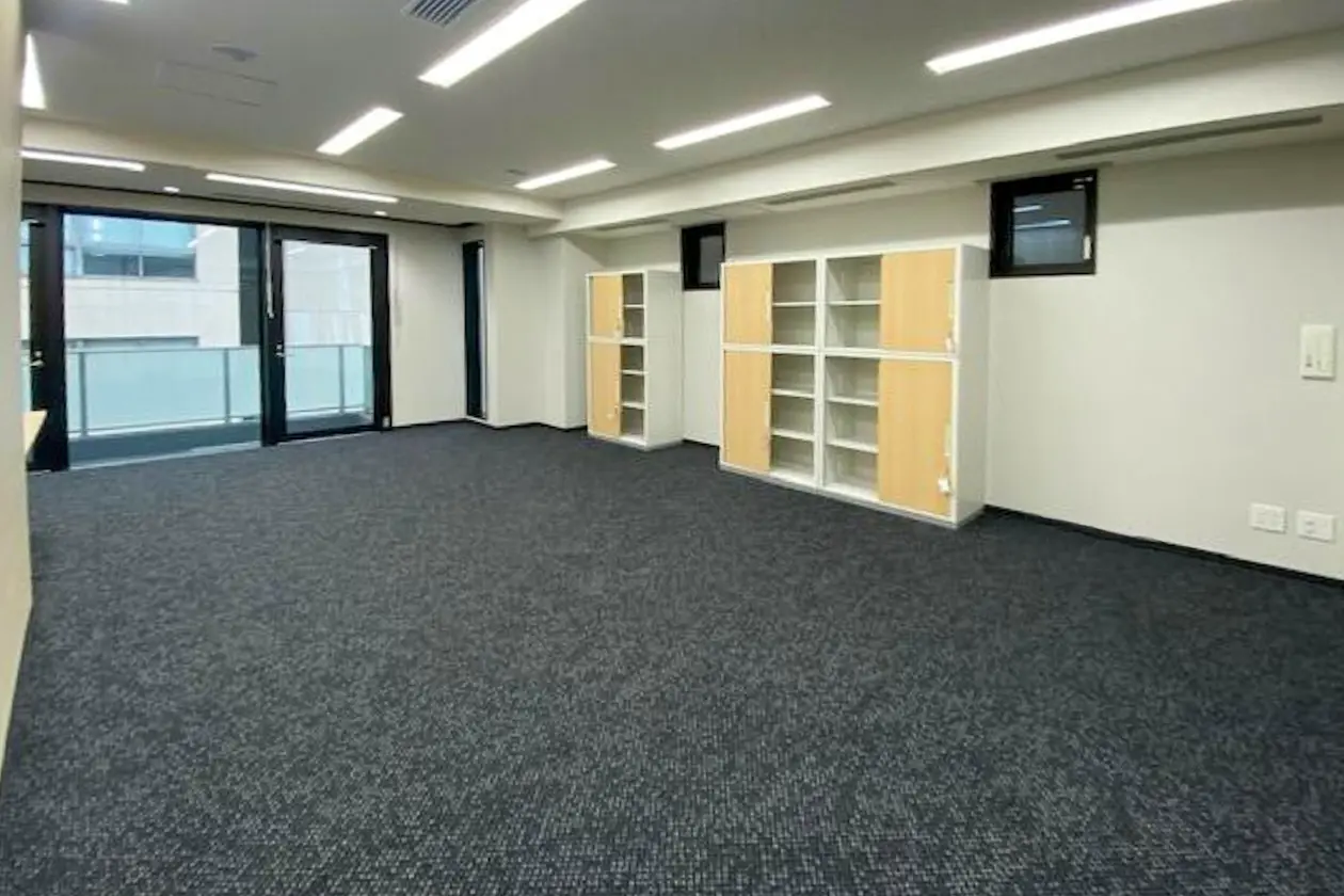 大門2分、収納・会議室付セットアップオフィス