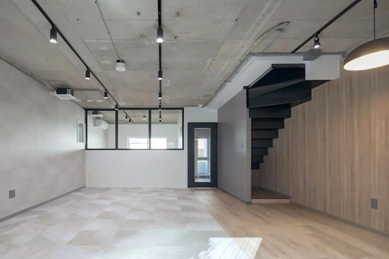 北参道徒歩4分、屋上テラス60㎡専用のメゾネットSOHO